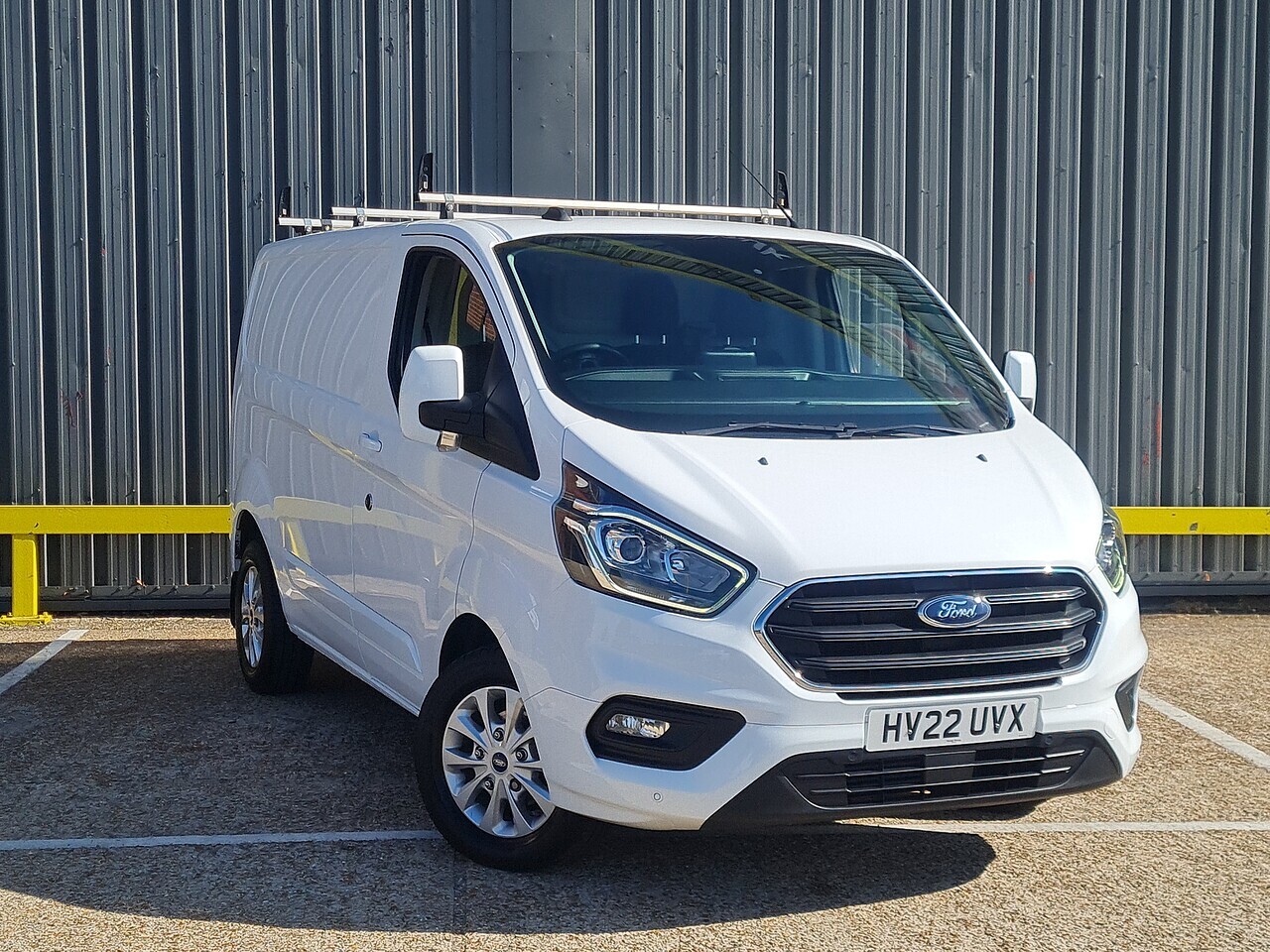 Ford Custom 300 Limited L1 - Image 1