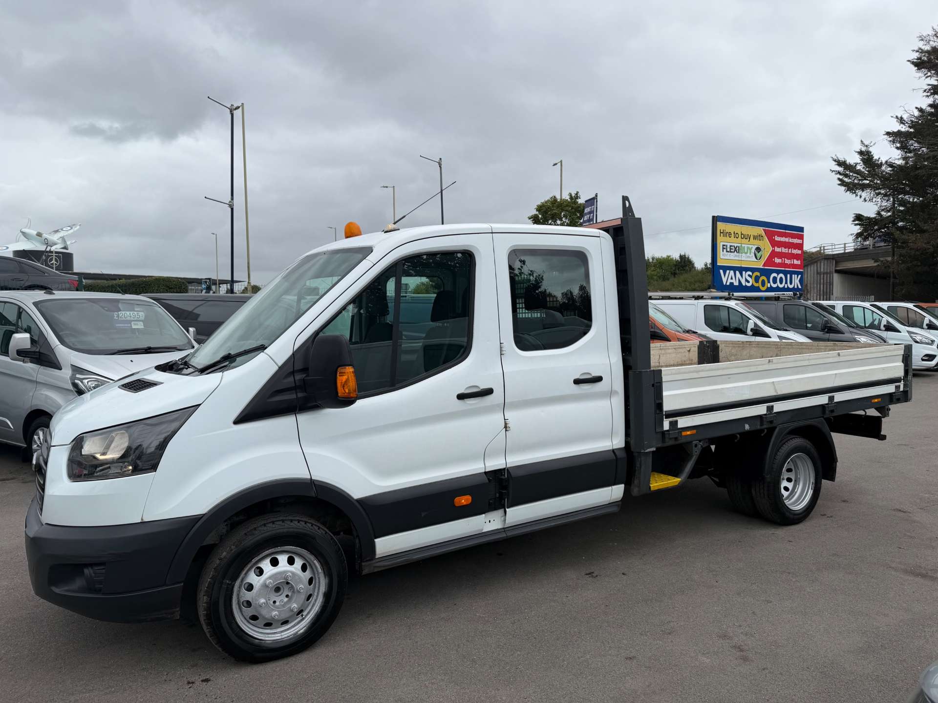 Ford Transit 2.0 350 EcoBlue Chassis Cab 2dr Diesel Manual RWD L4 H1 Euro 6 (130 ps) thumbnail 4