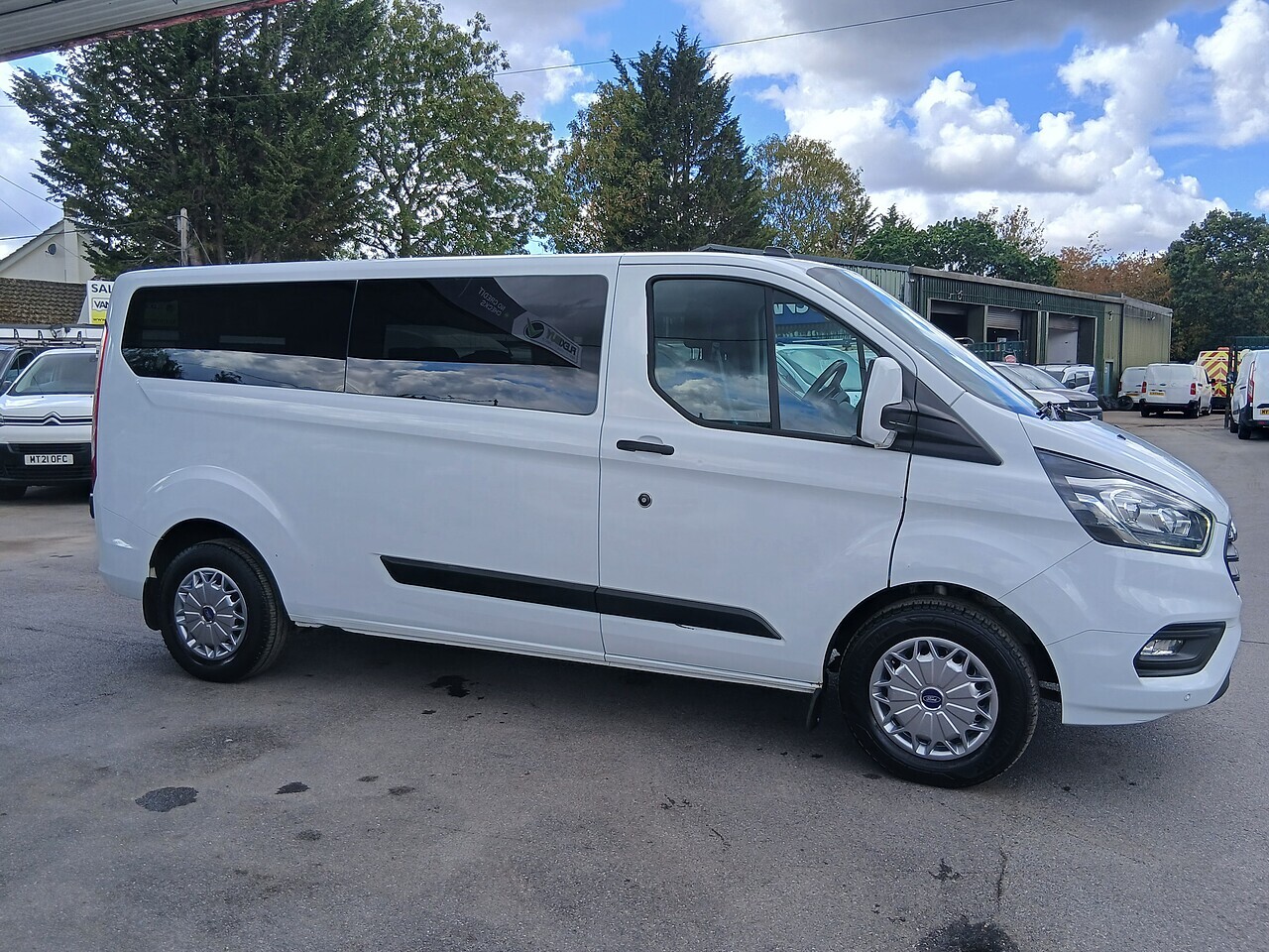 Ford Custom 300 CREW VAN Trend - Thumbnail 5