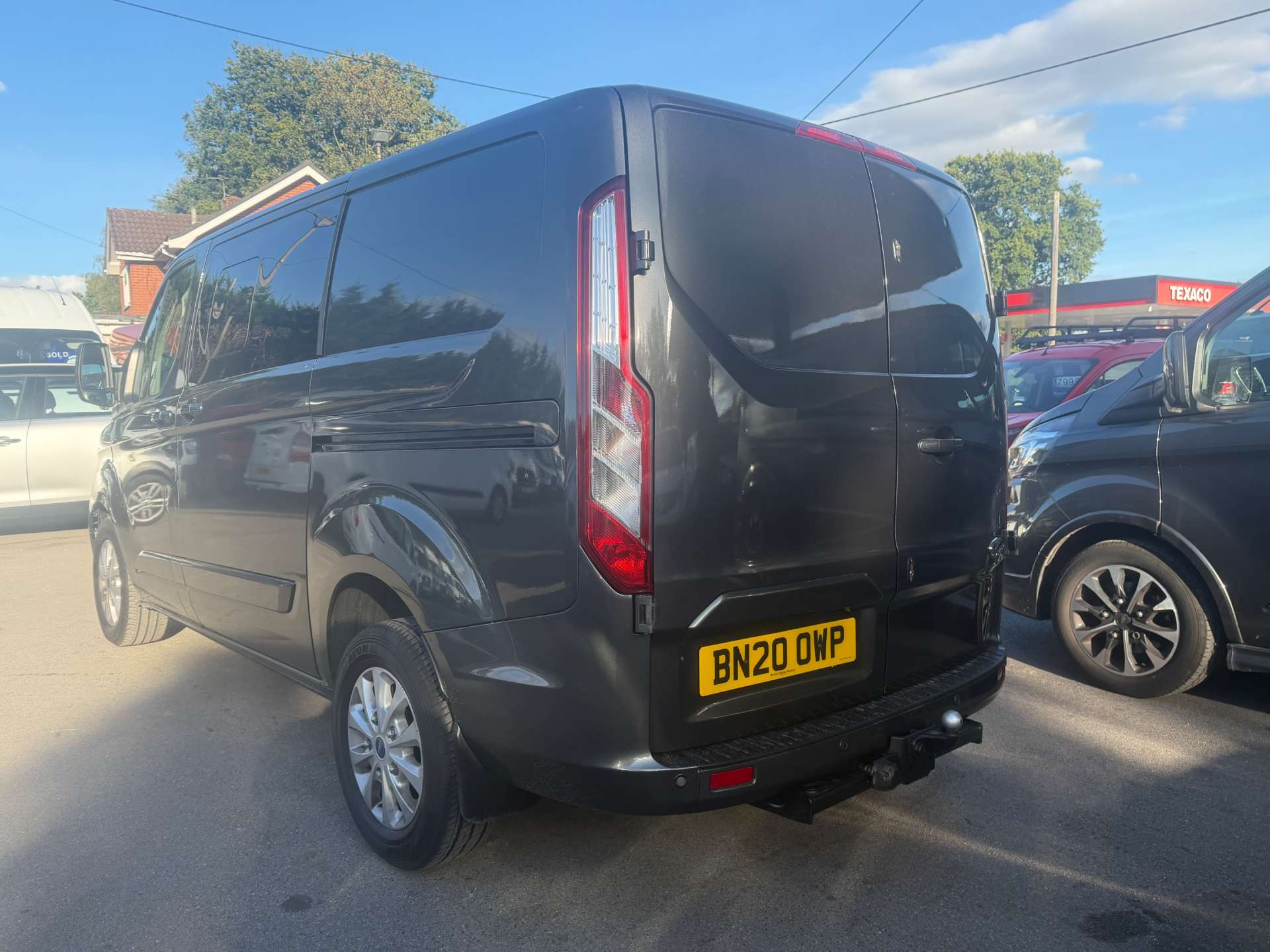 Ford Transit Custom 2.0 320 EcoBlue Limited Crew Van Double Cab 5dr Diesel Auto L1 H1 Euro 6 (s/s) (185 ps) thumbnail 8