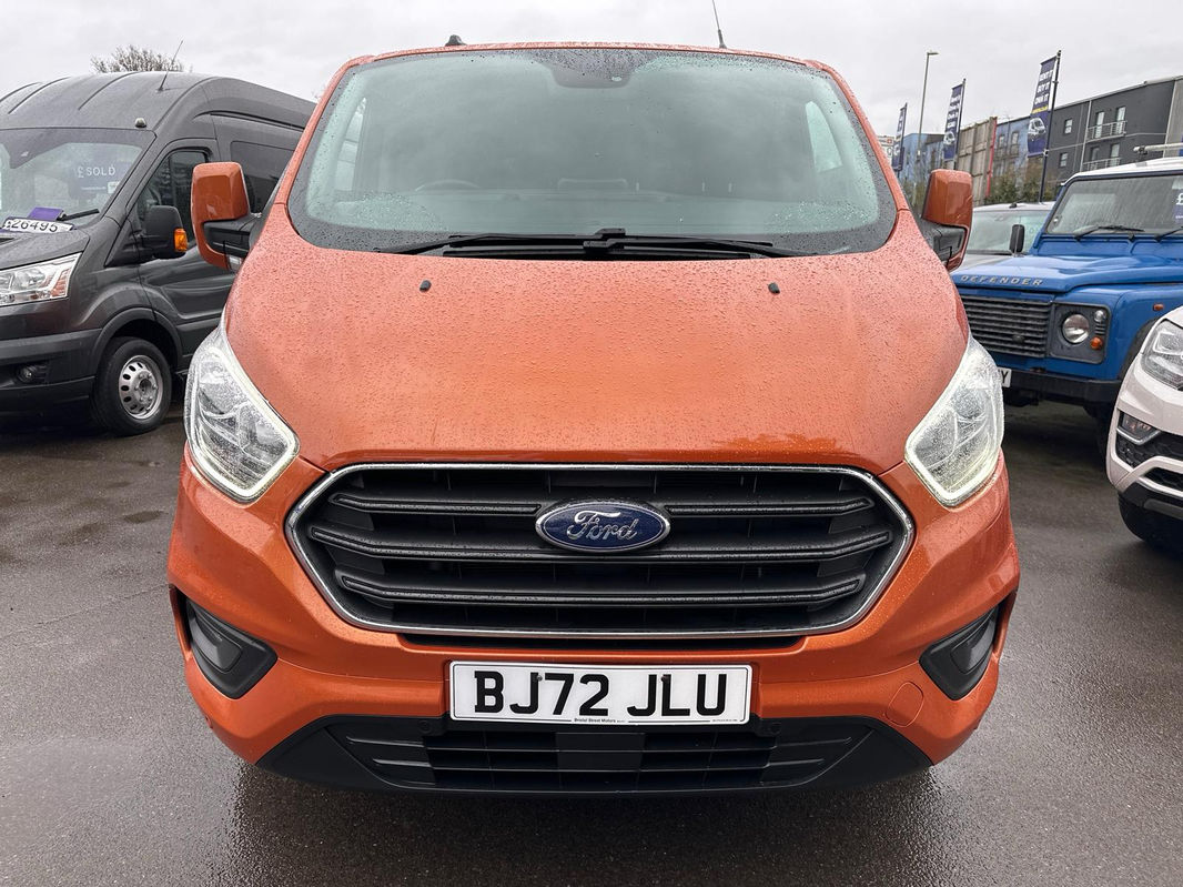 Ford Custom 300 Limited LWB thumbnail 4