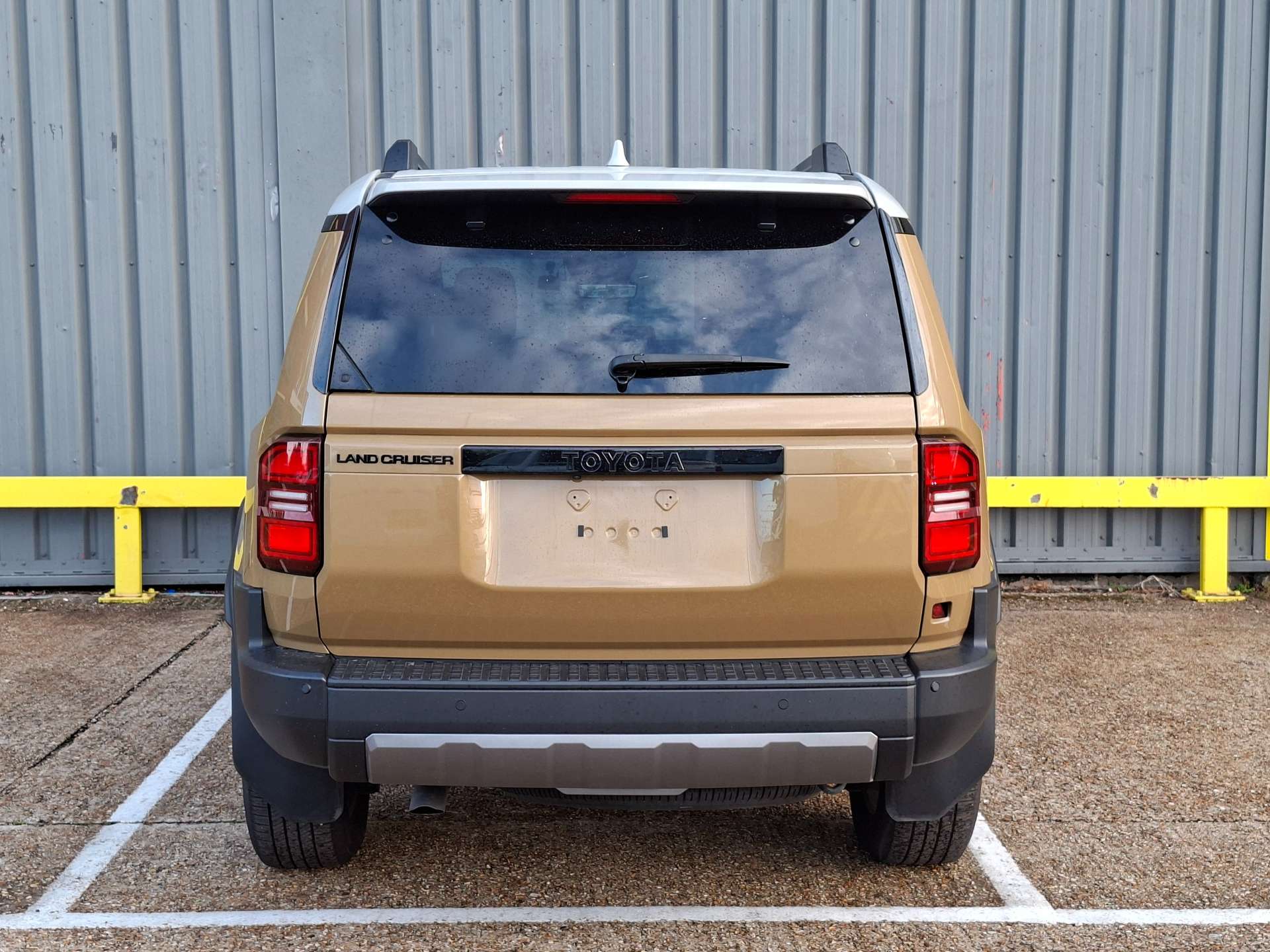 Toyota Land Cruiser D-4D Invincible ZX SUV 2800 Automatic Diesel thumbnail 7