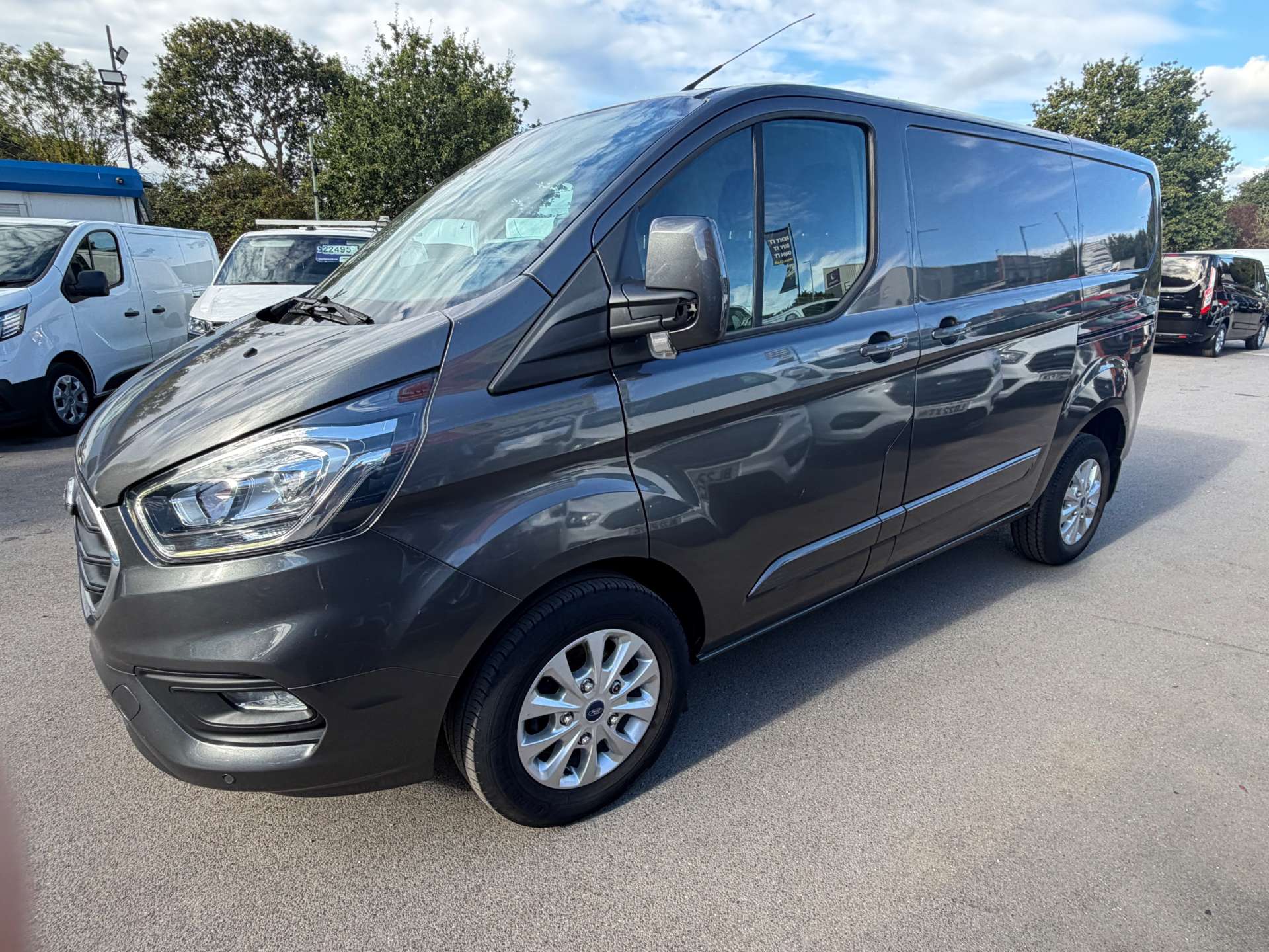 Ford Transit Custom 2.0 280 EcoBlue Limited Panel Van 5dr Diesel Manual L1 H1 Euro 6 (s/s) (130 ps) thumbnail 6