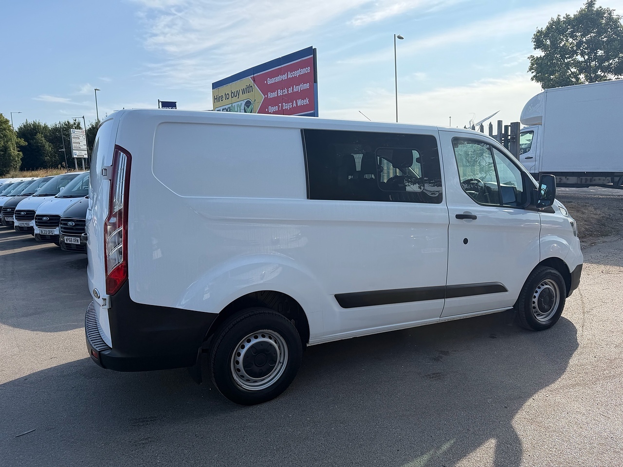 Ford Custom 300 Crew Van - NO VAT - Thumbnail 9
