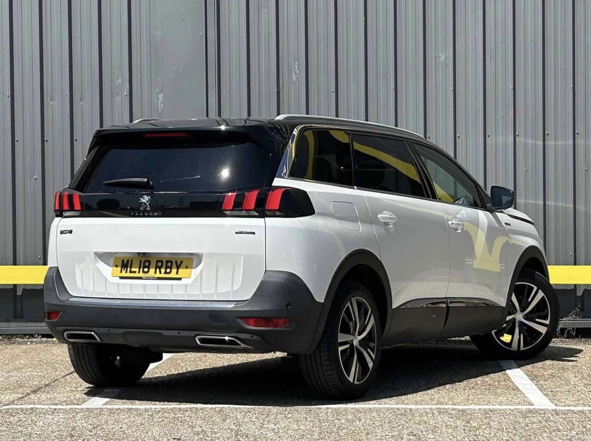 Peugeot 5008 PureTech GT Line SUV 1.2 Manual Petrol thumbnail 7
