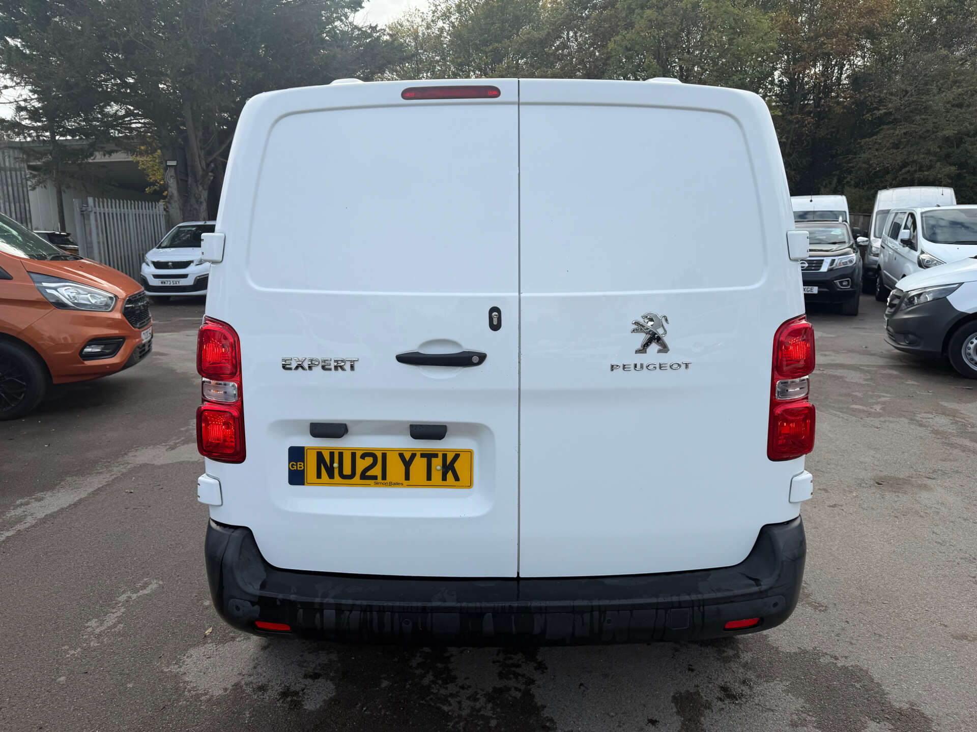 Peugeot Expert 2.0 BlueHDi 1400 Professional Standard Panel Van 6dr Diesel Manual MWB Euro 6 (s/s) (120 ps) thumbnail 8