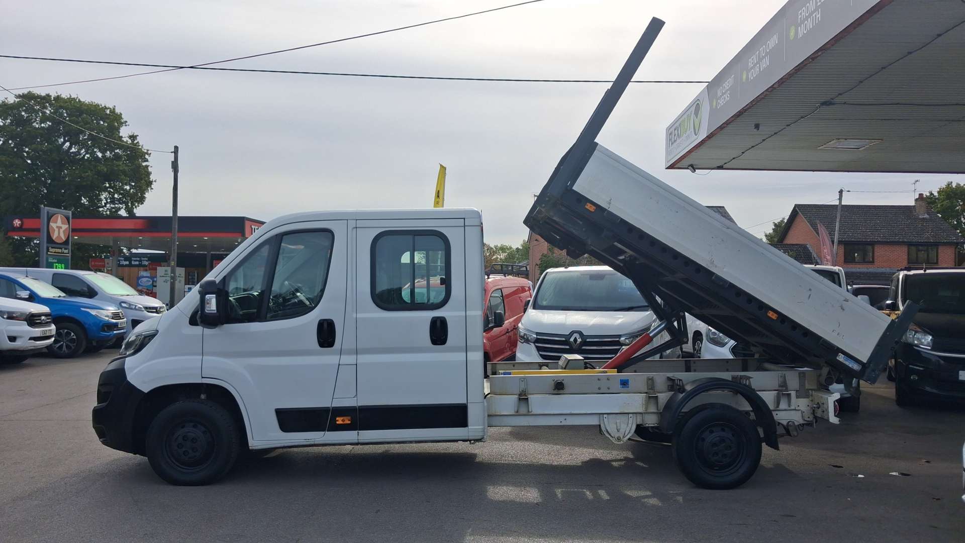 Peugeot Boxer 2.2 BlueHDi 335 Built for Business Tipper Double Cab 4dr Diesel Manual L3 Euro 6 (s/s) (140 ps) thumbnail 5