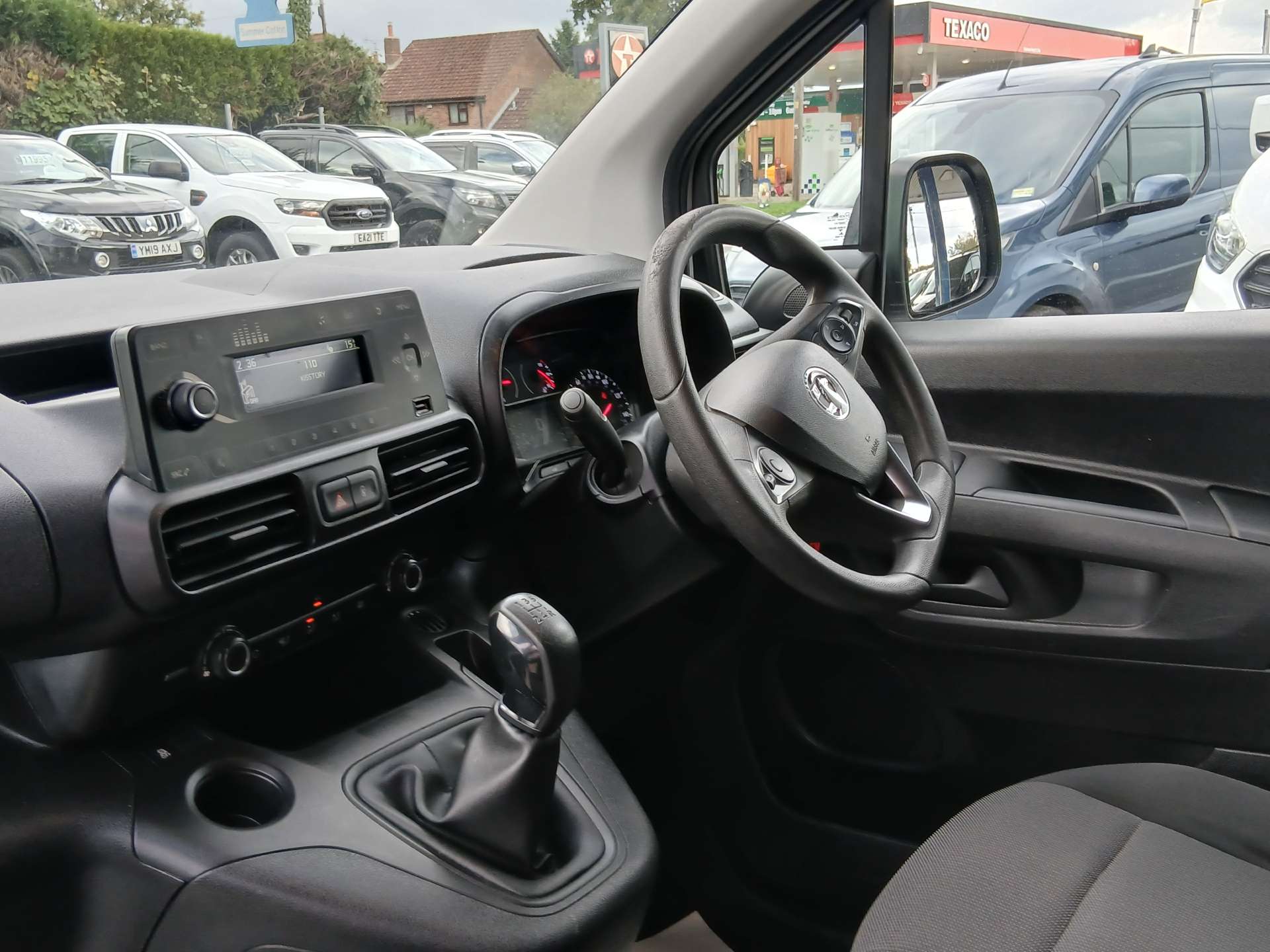 Vauxhall Combo 1.5 Turbo D 2000 Sportive Panel Van 4dr Diesel Manual L1 H1 Euro 6 (s/s) (100 ps) thumbnail 8