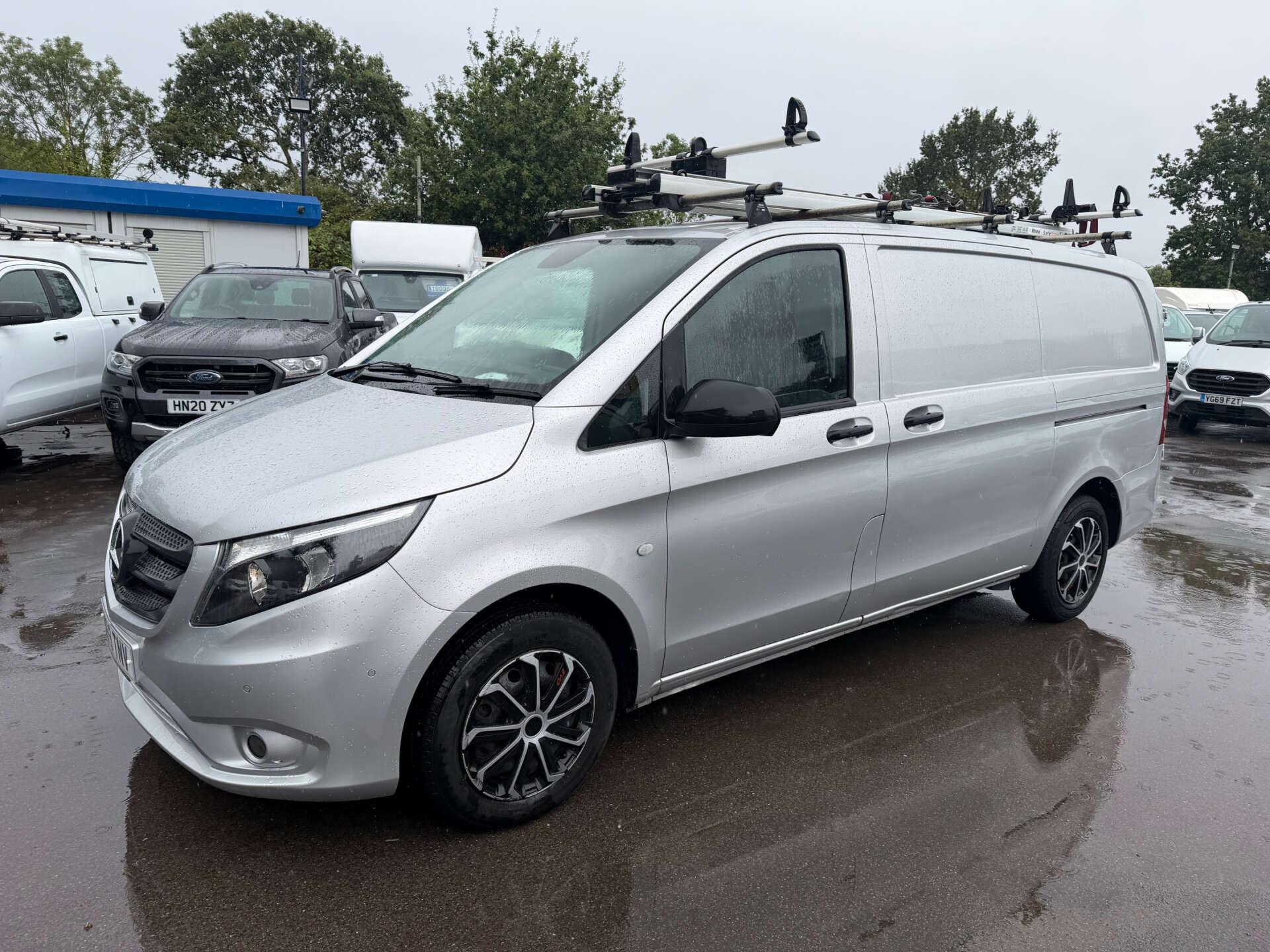 Mercedes-Benz Vito 1.7 110 CDI Progressive Panel Van 5dr Diesel Manual FWD L2 Euro 6 (s/s) (102 ps) thumbnail 4