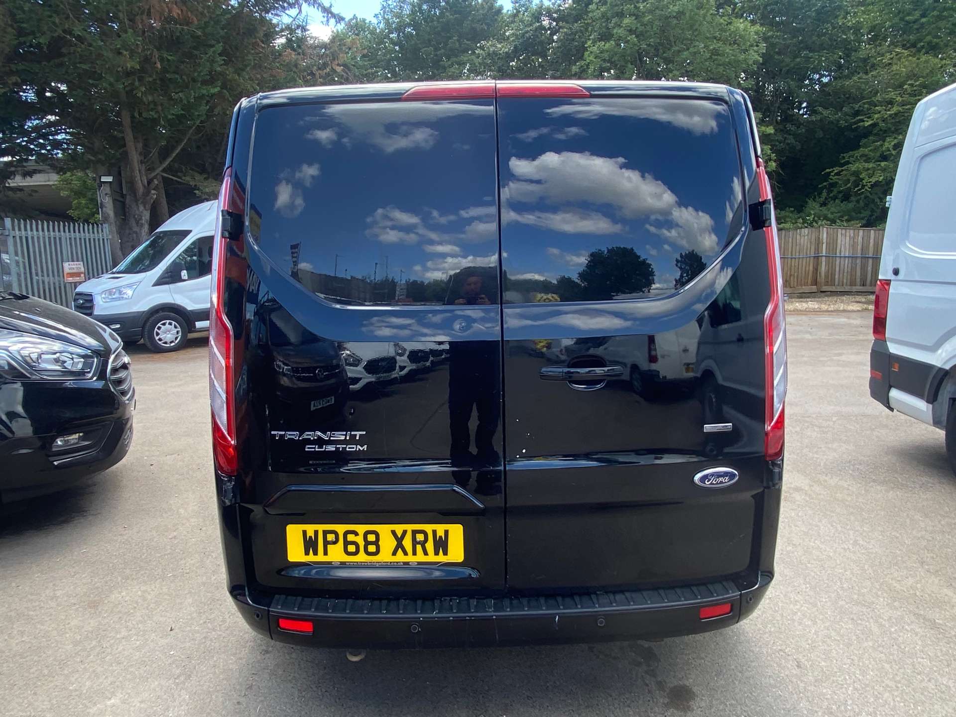 Ford Transit Custom 2.0 280 EcoBlue Limited Panel Van 5dr Diesel Manual L1 H1 Euro 6 (170 ps) thumbnail 5