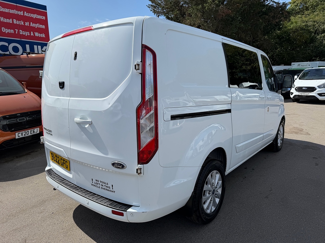 Ford Custom Limited CREW VAN - Thumbnail 5