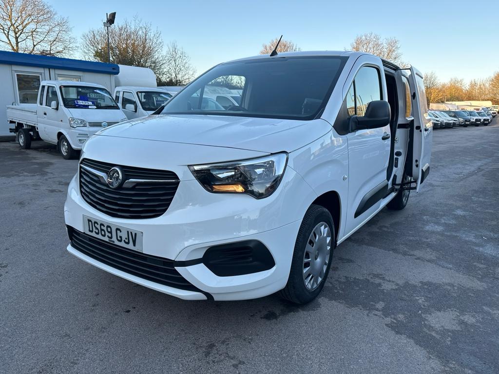 Vauxhall Combo Turbo D Sportive - Thumbnail 2