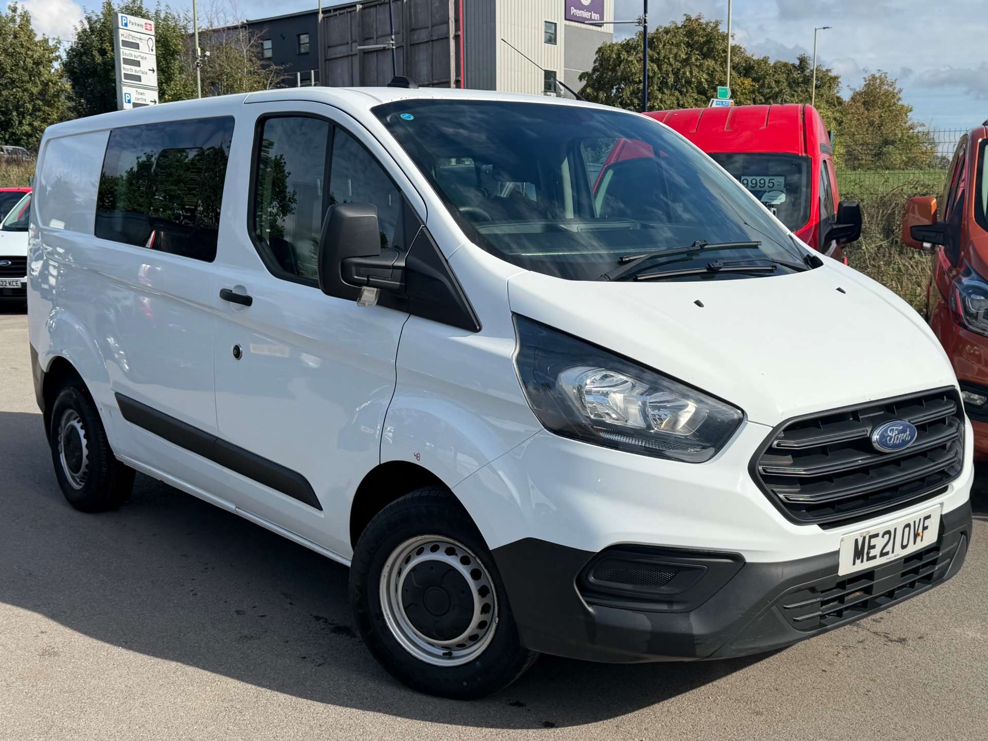 Ford Transit Custom 2.0 280 EcoBlue Leader Crew Van Double Cab 5dr Diesel Manual L1 H1 Euro 6 (s/s) (105 ps) thumbnail 4