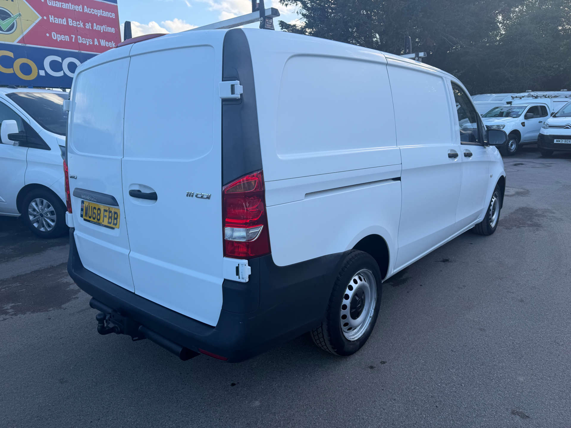 Mercedes-Benz Vito 1.6 111 CDI Panel Van 6dr Diesel Manual FWD L2 Euro 6 (114 ps) - Thumbnail 10