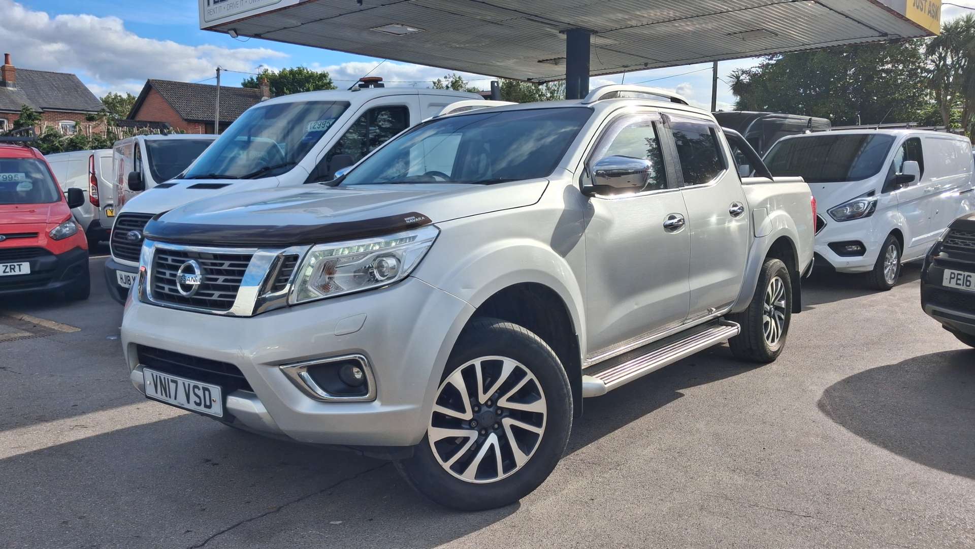 Nissan Navara 2.3 dCi Tekna Pickup Double Cab 4dr Diesel Manual 4WD Euro 6 (s/s) (190 ps) - Thumbnail 3