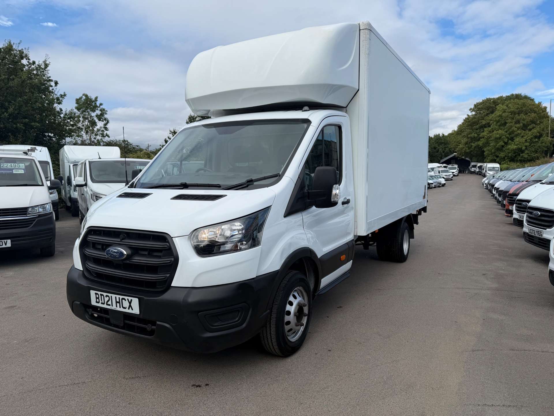 Ford Transit 2.0 350 EcoBlue HD Leader Chassis Cab 2dr Diesel Manual RWD L4 Euro 6 (s/s) (DRW) (130 ps) - Thumbnail 2