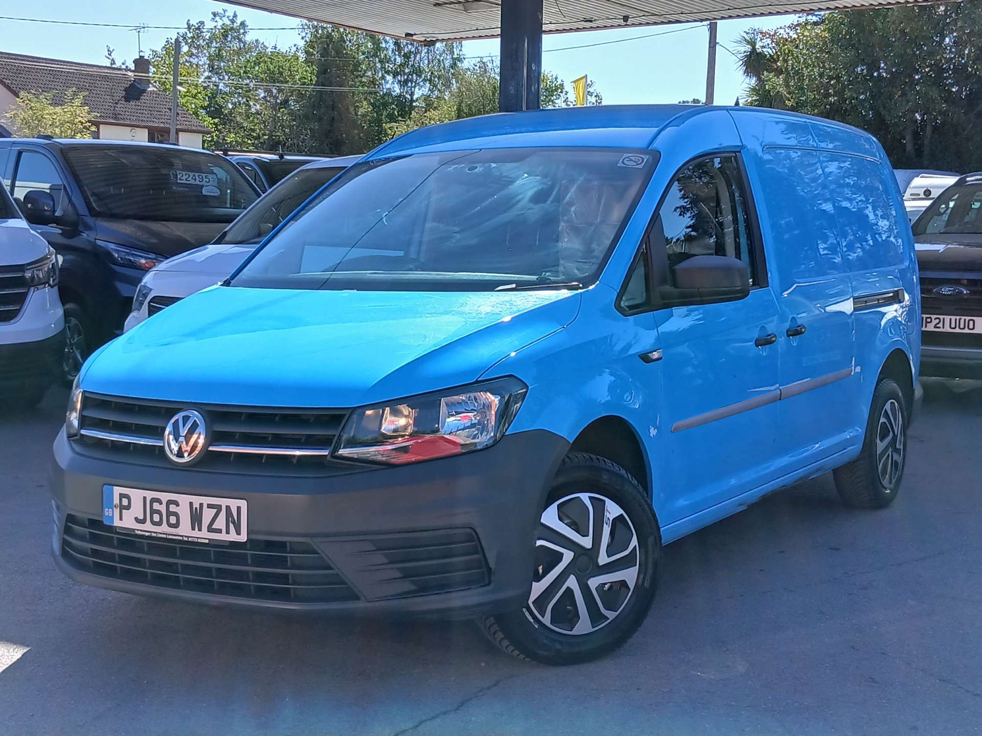 Volkswagen Caddy Maxi 2.0 TDI C20 BlueMotion Tech Startline Panel Van 6dr Diesel Manual LWB Euro 6 (s/s) (102 ps) thumbnail 3