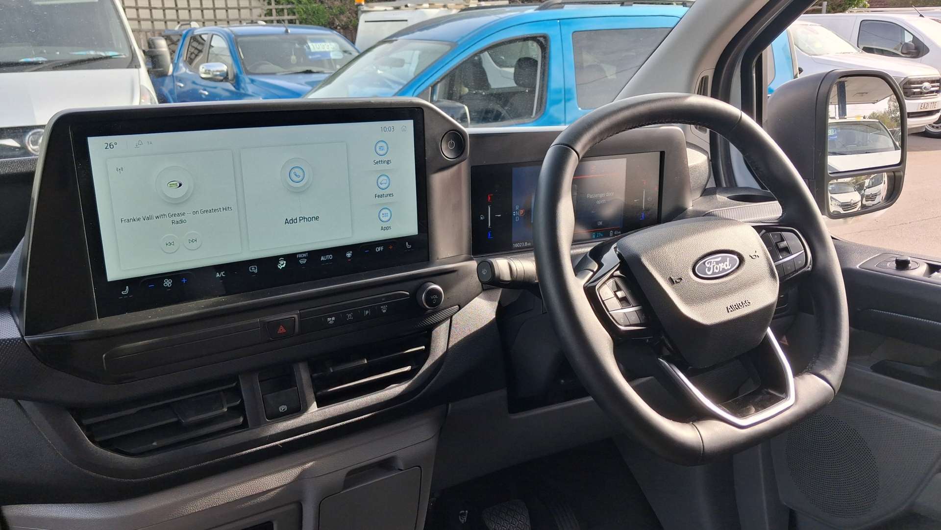 Ford E-Transit Custom 320 65kWh Trend Panel Van 5dr Electric Auto L1 H1 (136 ps) thumbnail 8