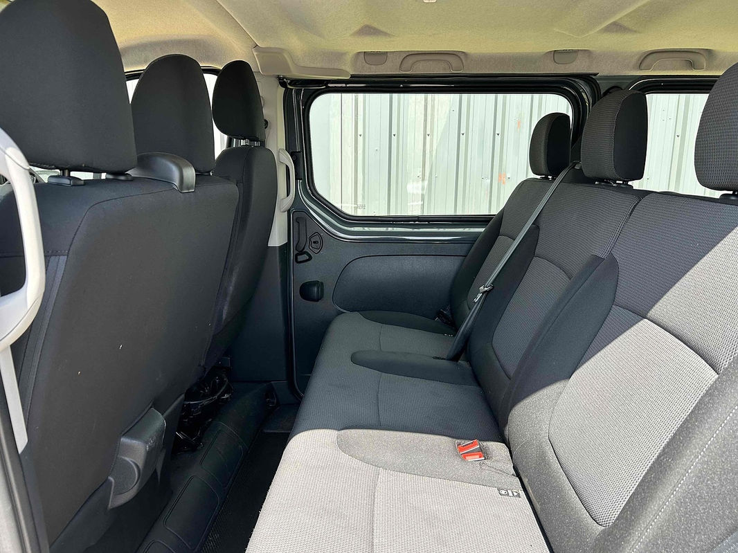 Renault Trafic 2.0  Business Minibus thumbnail 7