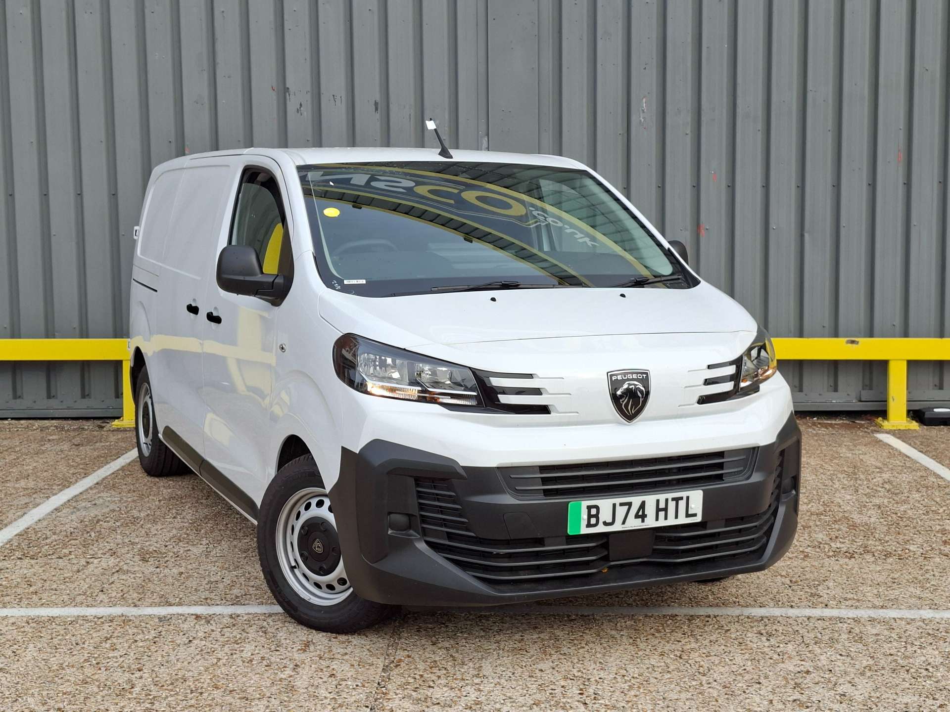 Peugeot e-Expert 75kWh Professional Standard Panel Van 6dr Electric Auto MWB (11kW Charger) (136 ps) - Thumbnail 4