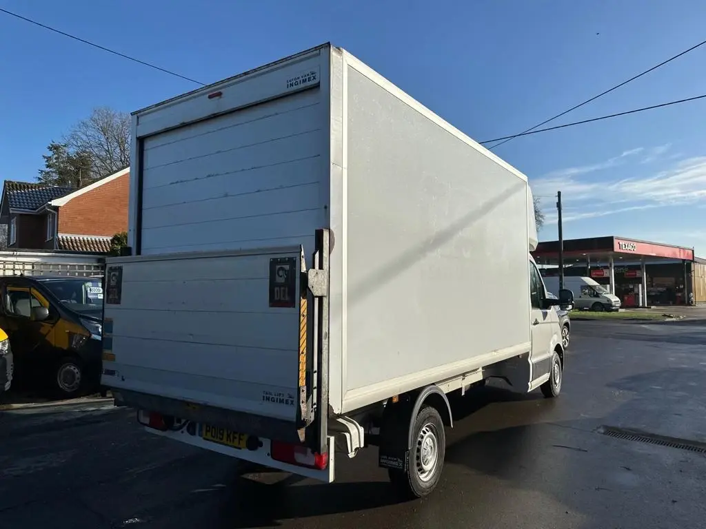 VW Crafter CR35 LUTON - AUTO thumbnail 5