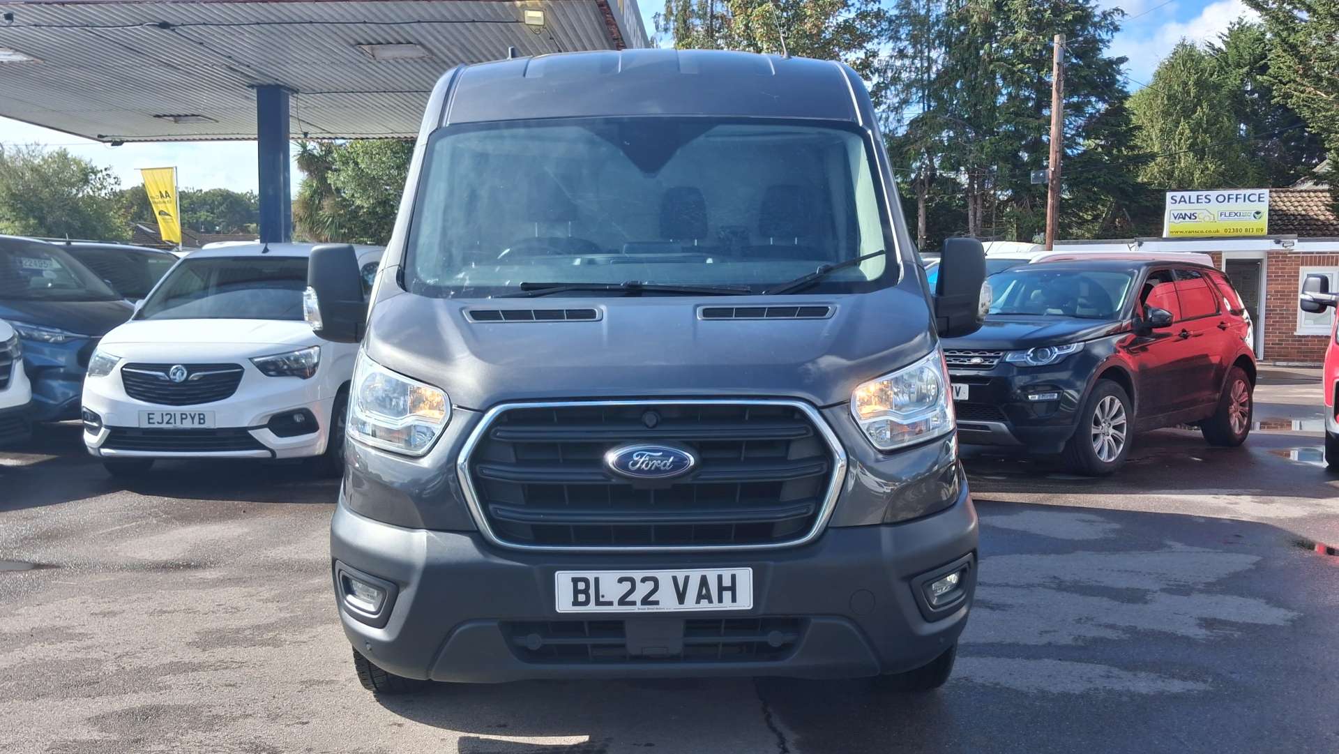 Ford Transit 2.0 350 EcoBlue Trend Panel Van 5dr Diesel Manual FWD L2 H2 Euro 6 (s/s) (130 ps) - Thumbnail 2