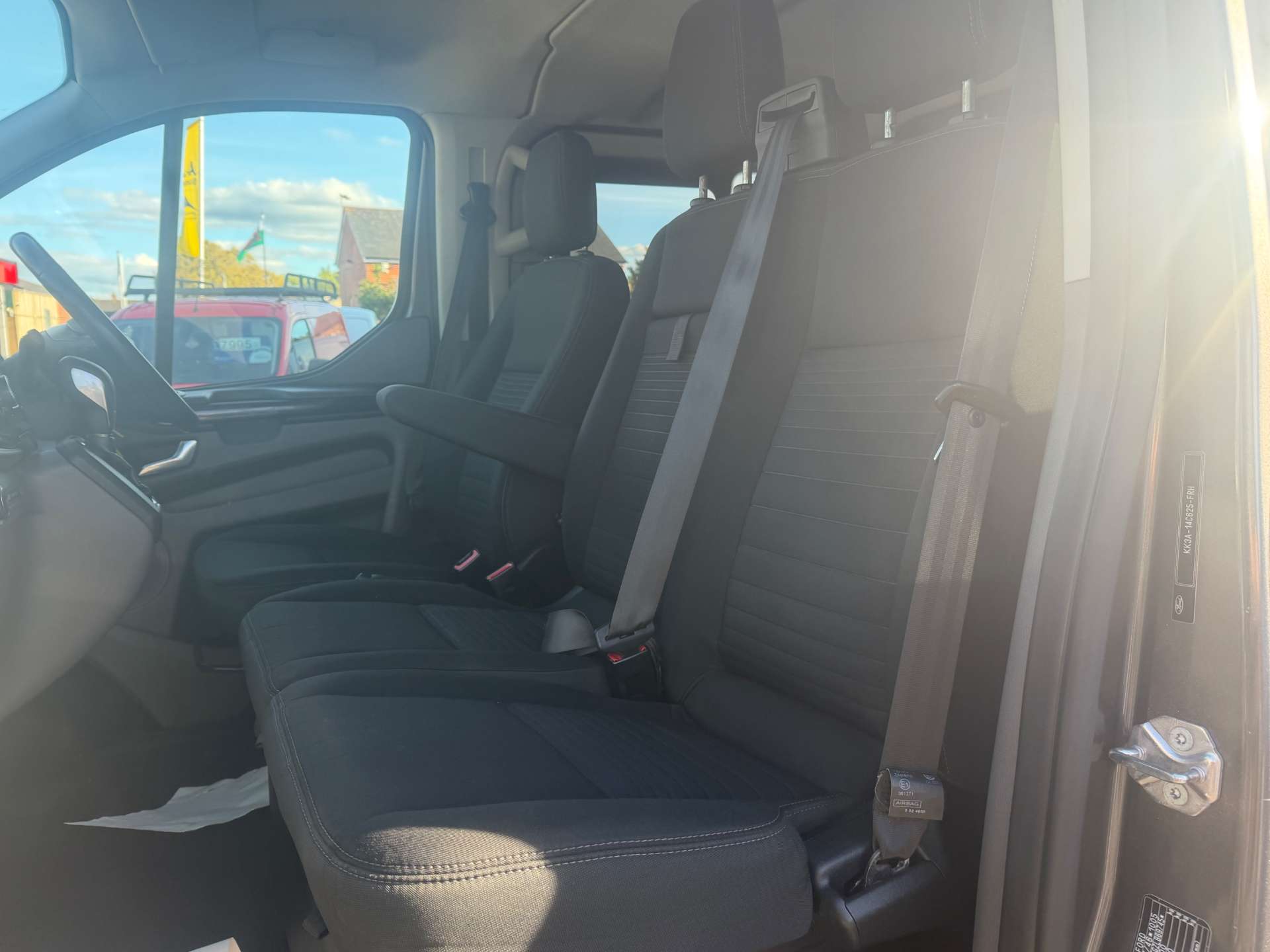 Ford Transit Custom 2.0 320 EcoBlue Limited Crew Van Double Cab 5dr Diesel Auto L1 H1 Euro 6 (s/s) (185 ps) thumbnail 5