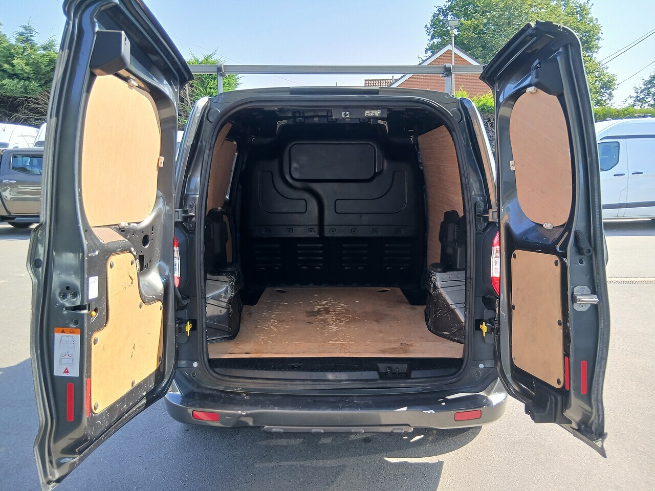 Ford Transit Courier TDCi Sport - Thumbnail 10