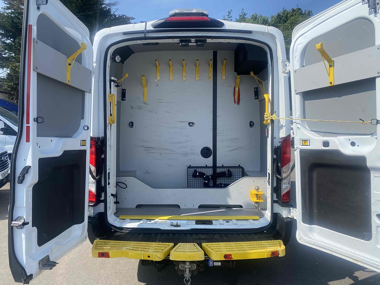 Ford Transit 350 Mess Van L2H2 - Thumbnail 5