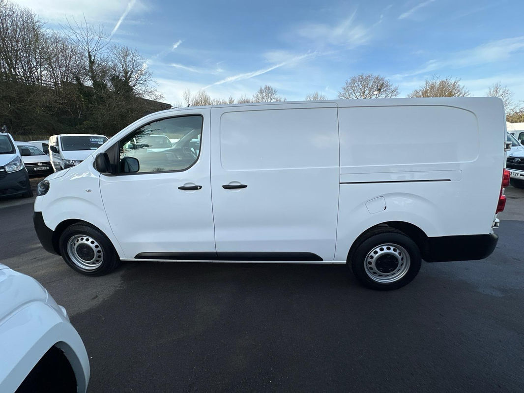 Vauxhall Vivaro Turbo Edition LWB thumbnail 7