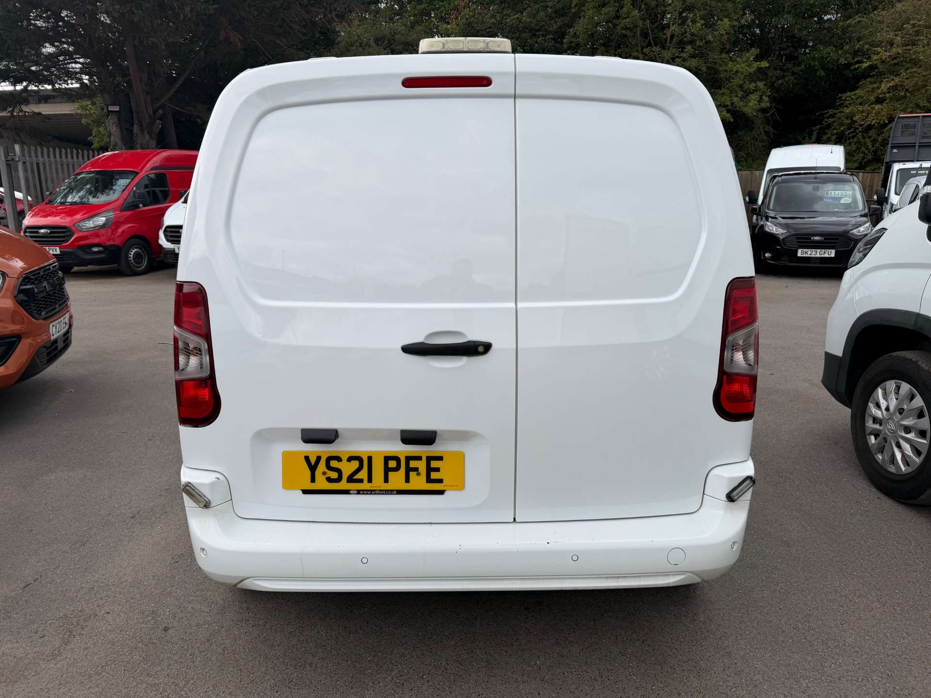 Vauxhall Combo 1.5 Turbo D 2300 Sportive Panel Van 4dr Diesel Manual L1 H1 Euro 6 (100 ps) - Thumbnail 5