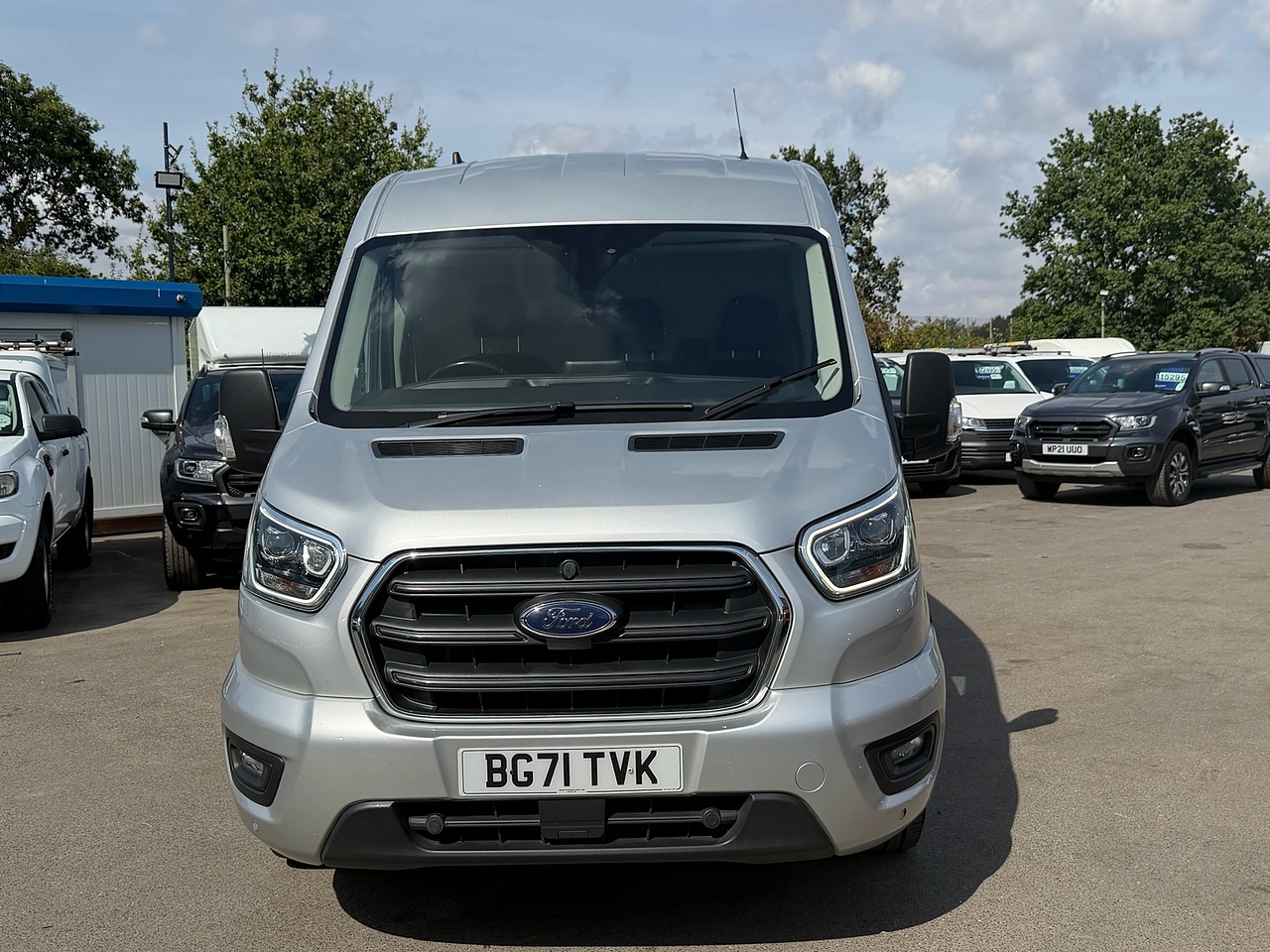 Ford Transit 350 MHEV Limited L2 - Thumbnail 2