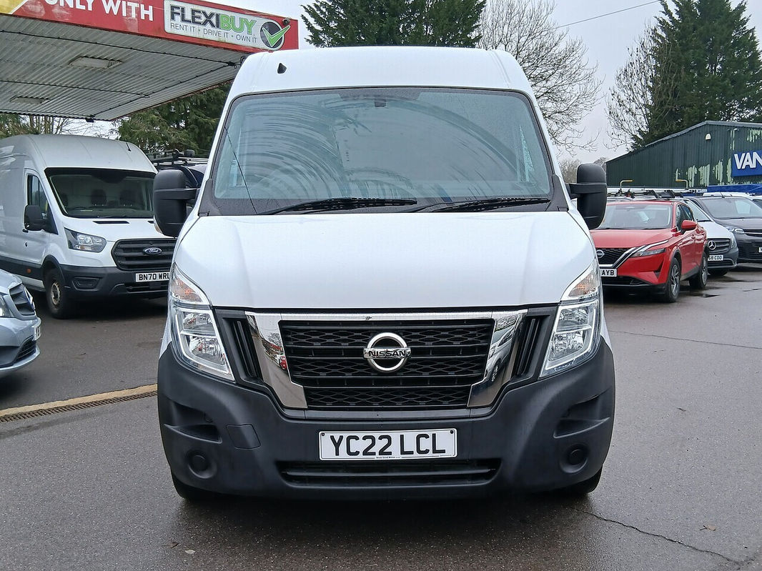 Nissan Interstar Acenta LWB thumbnail 3