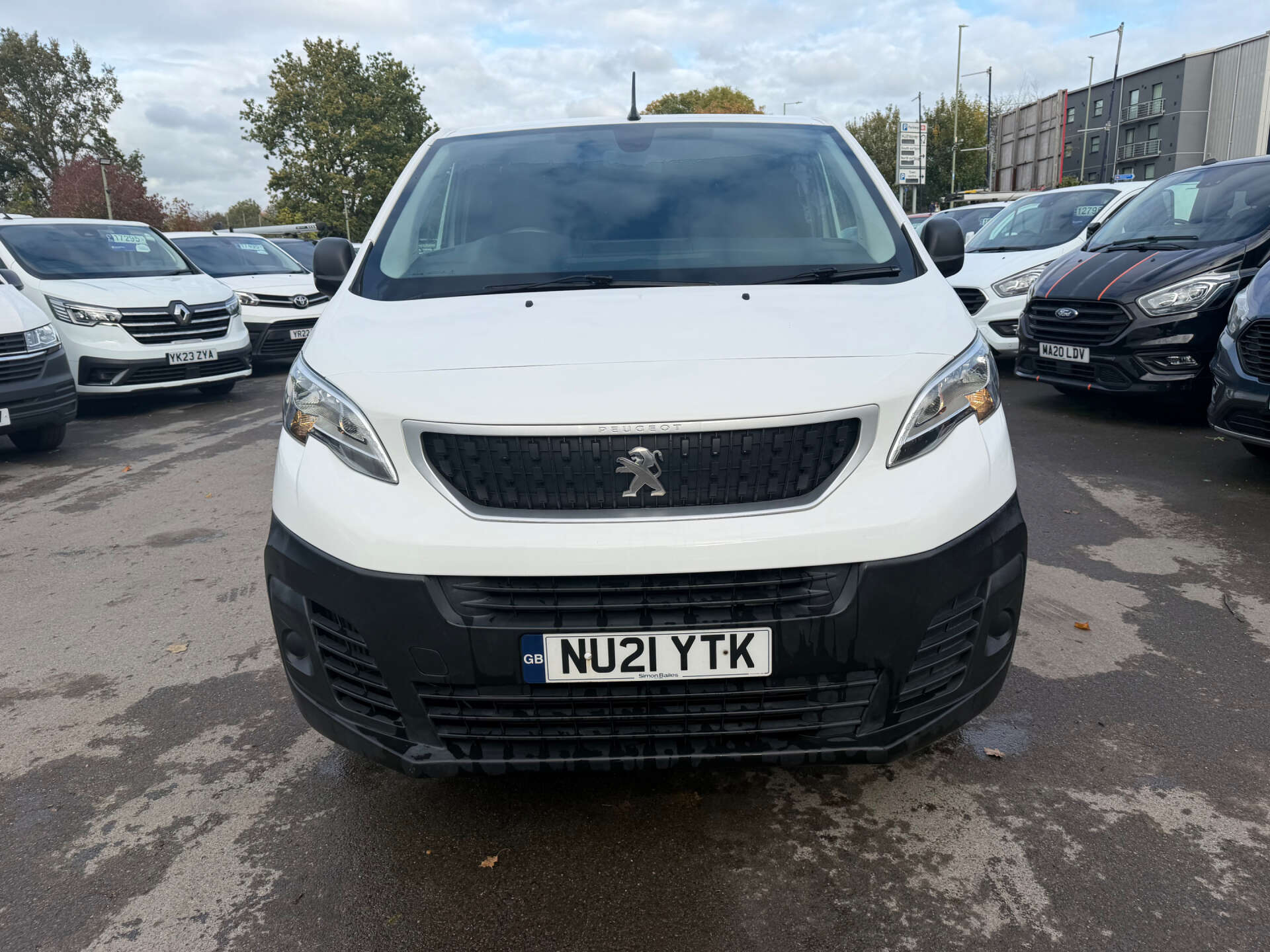 Peugeot Expert 2.0 BlueHDi 1400 Professional Standard Panel Van 6dr Diesel Manual MWB Euro 6 (s/s) (120 ps) thumbnail 4