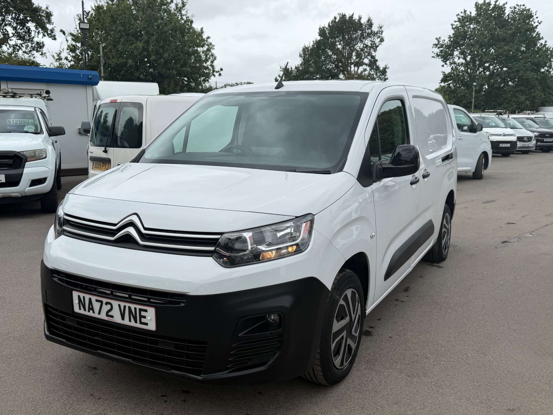VAN FINANCE HF66NWB.jpg