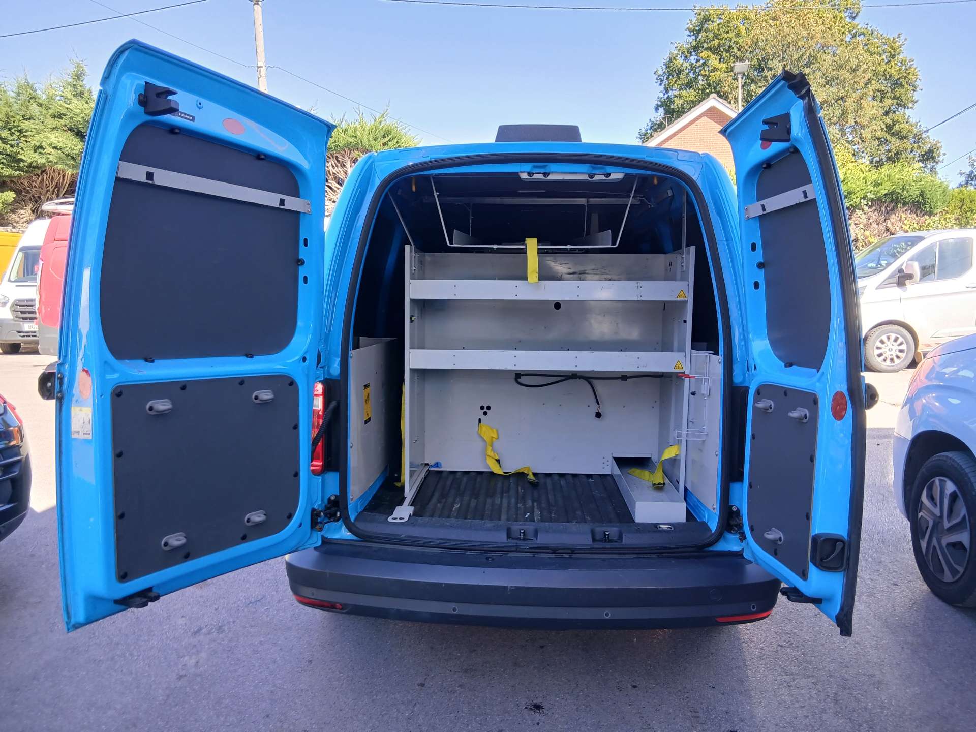 Volkswagen Caddy Maxi 2.0 TDI C20 BlueMotion Tech Startline Panel Van 6dr Diesel Manual LWB Euro 6 (s/s) (102 ps) - Thumbnail 10