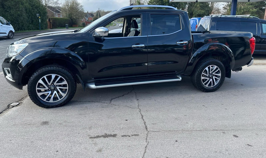 Nissan Navara dCi Tekna EURO 6 thumbnail 6