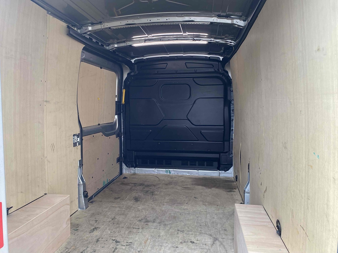 Ford Transit 350 EcoBlue Limited - Thumbnail 8