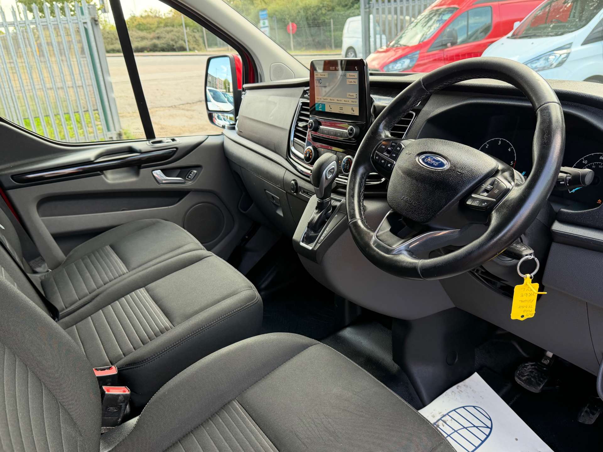 Ford Transit Custom 2.0 280 EcoBlue Limited Panel Van 5dr Diesel Auto L1 H1 Euro 6 (s/s) (170 ps) - Thumbnail 10