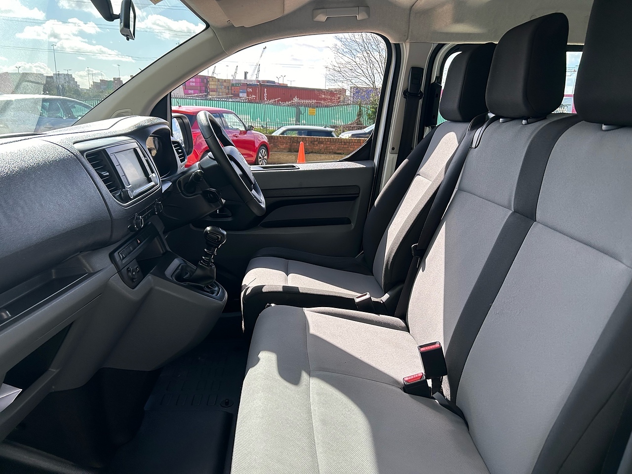 Vauxhall Vivaro Life MPV - Thumbnail 10