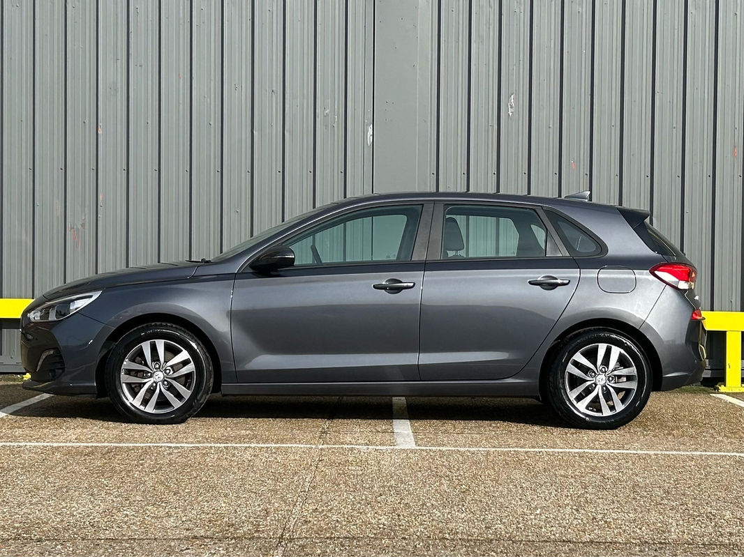 Hyundai i30 CRDi SE Nav thumbnail 5
