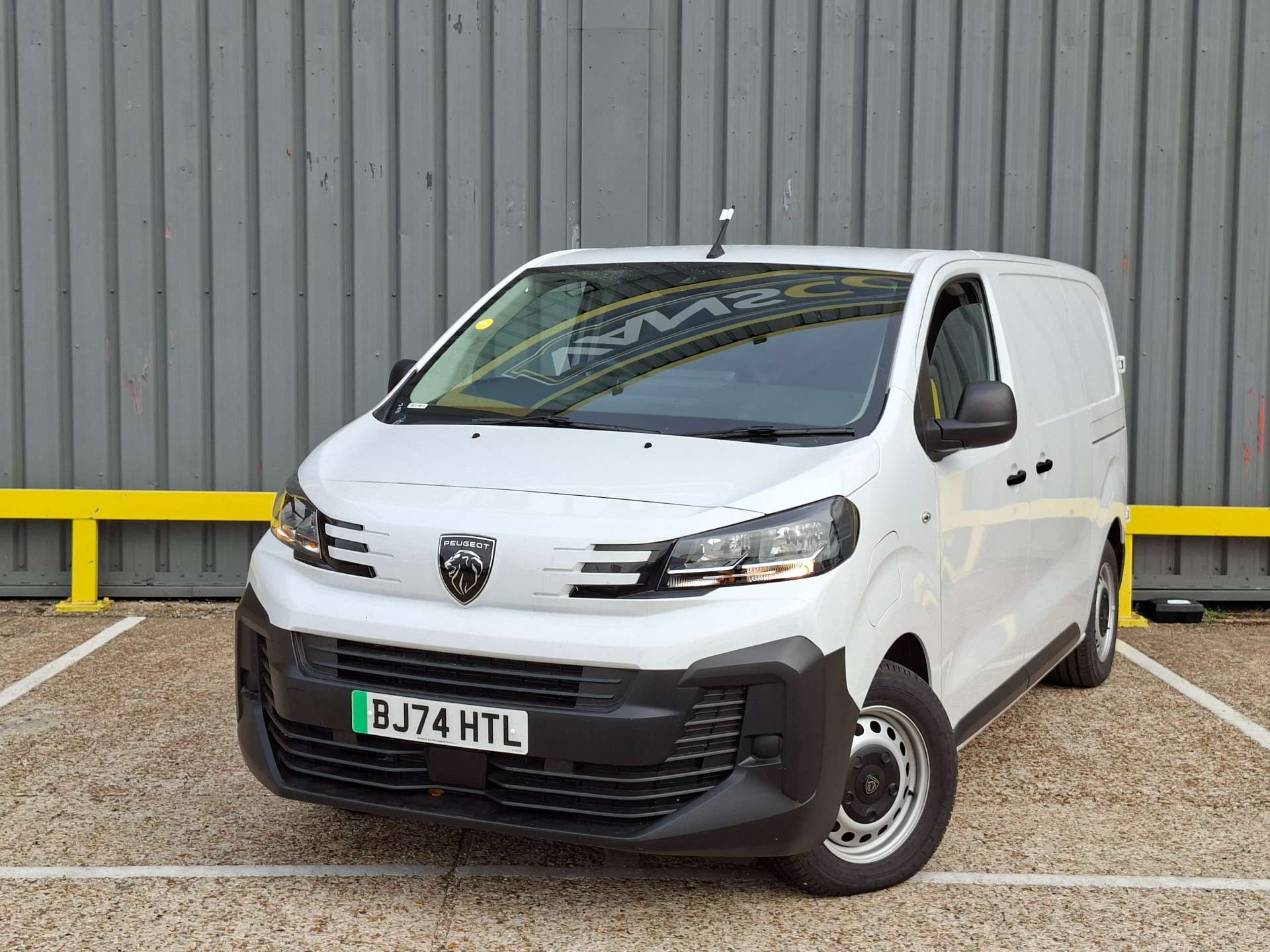 Peugeot e-Expert 75kWh Professional Standard Panel Van 6dr Electric Auto MWB (11kW Charger) (136 ps) - Thumbnail 6