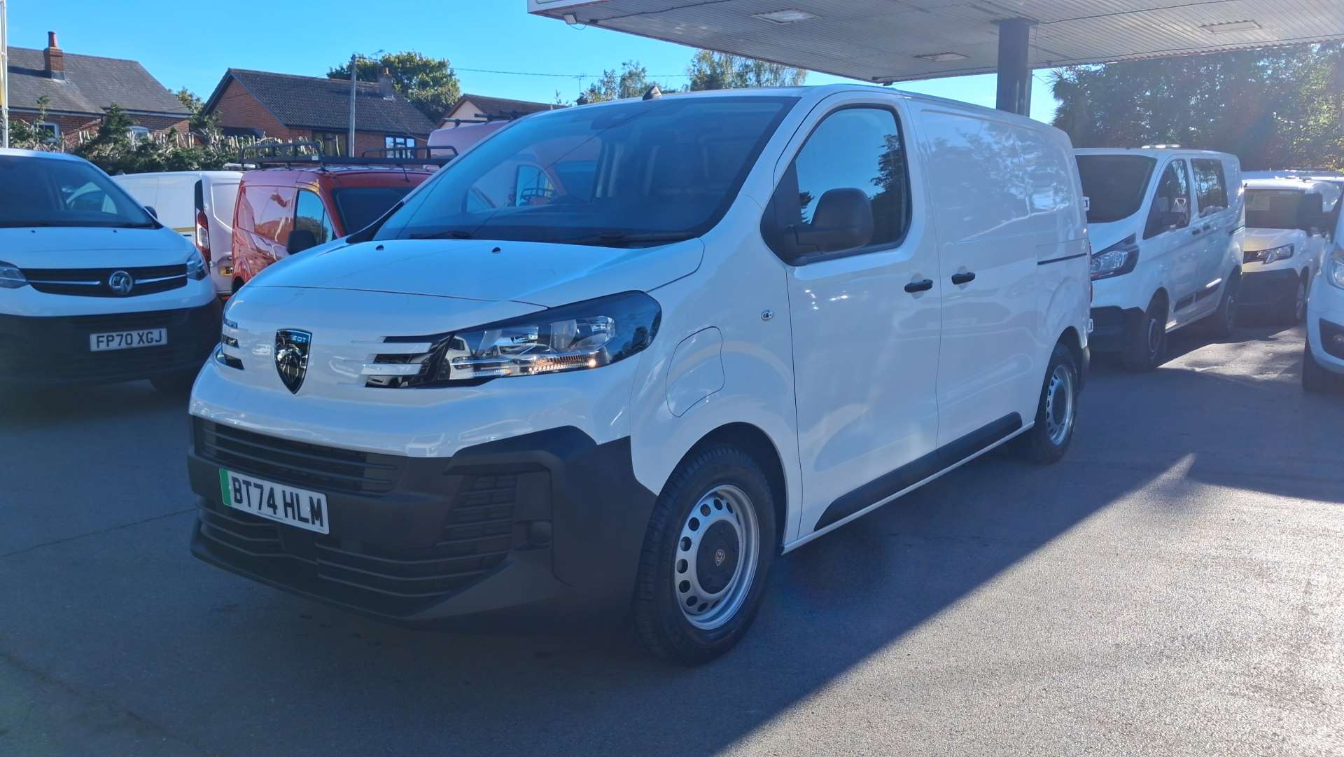 Peugeot e-Expert 75kWh Professional Standard Panel Van 6dr Electric Auto MWB (11kW Charger) (136 ps) thumbnail 5