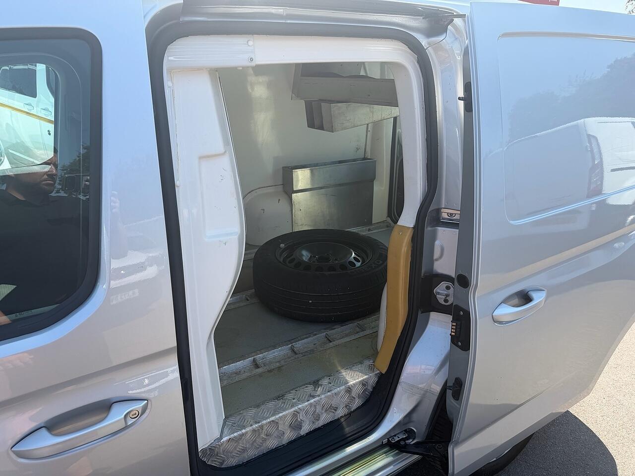 VW Caddy 2.0 TDI C20 Commerce Pro - Thumbnail 10