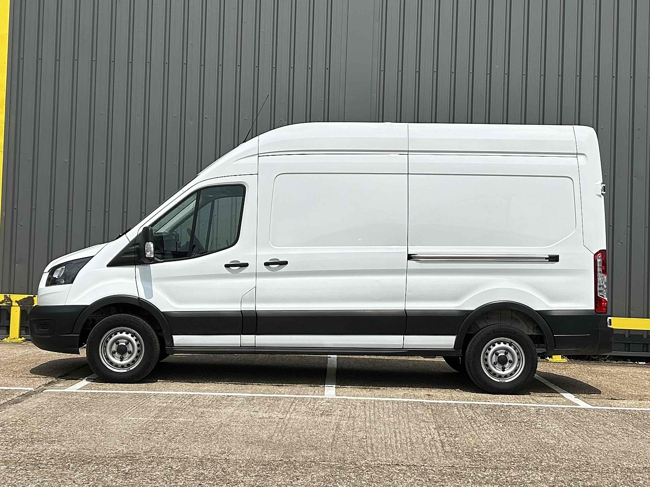 Ford Transit 350 EcoBlue L3/H3 - Thumbnail 3