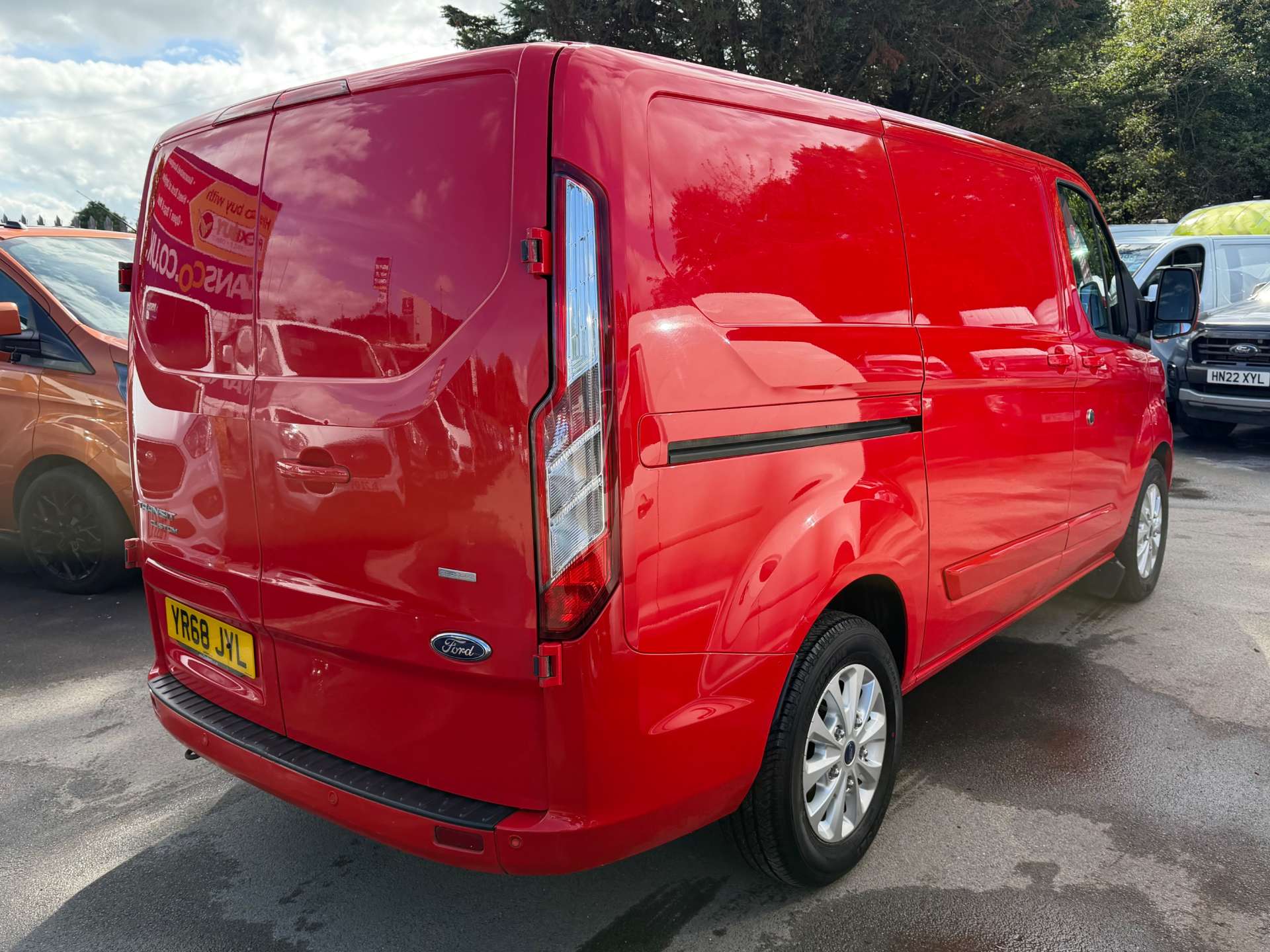 Ford Transit Custom 2.0 280 EcoBlue Limited Panel Van 5dr Diesel Auto L1 H1 Euro 6 (s/s) (170 ps) thumbnail 6