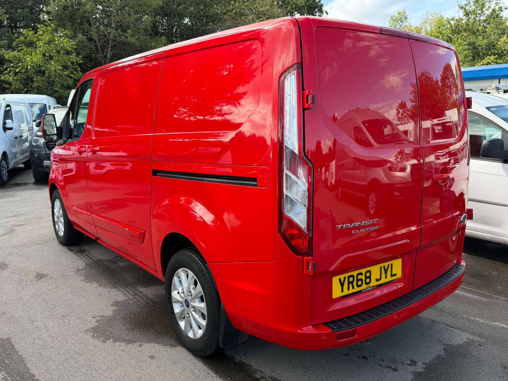 Ford Transit Custom 2.0 280 EcoBlue Limited Panel Van 5dr Diesel Auto L1 H1 Euro 6 (s/s) (170 ps) thumbnail 4