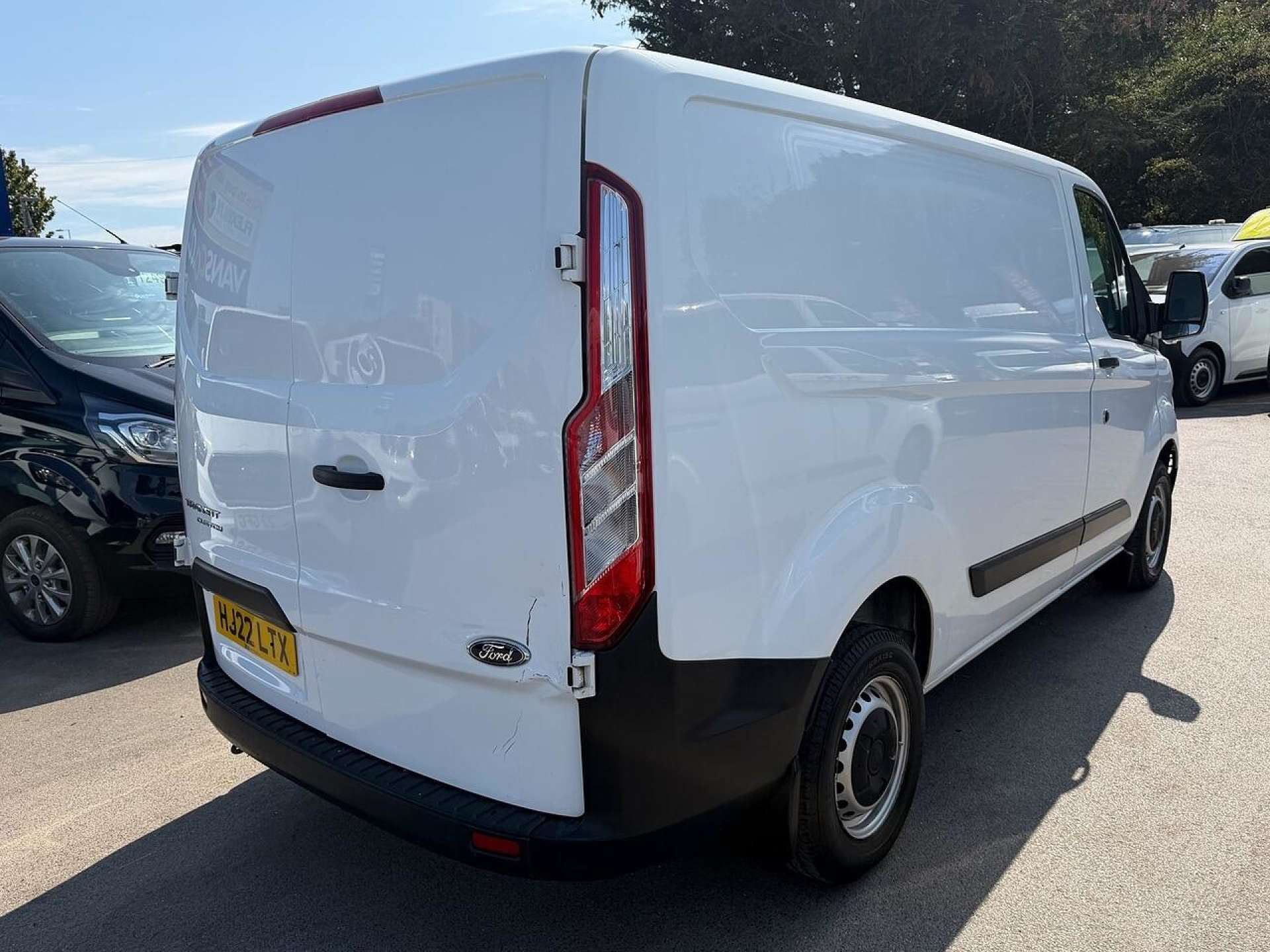 Ford Transit Custom Transit Custom 280 Base P/V L1 H1 2.0 Medium Van Manual Diesel - Thumbnail 5