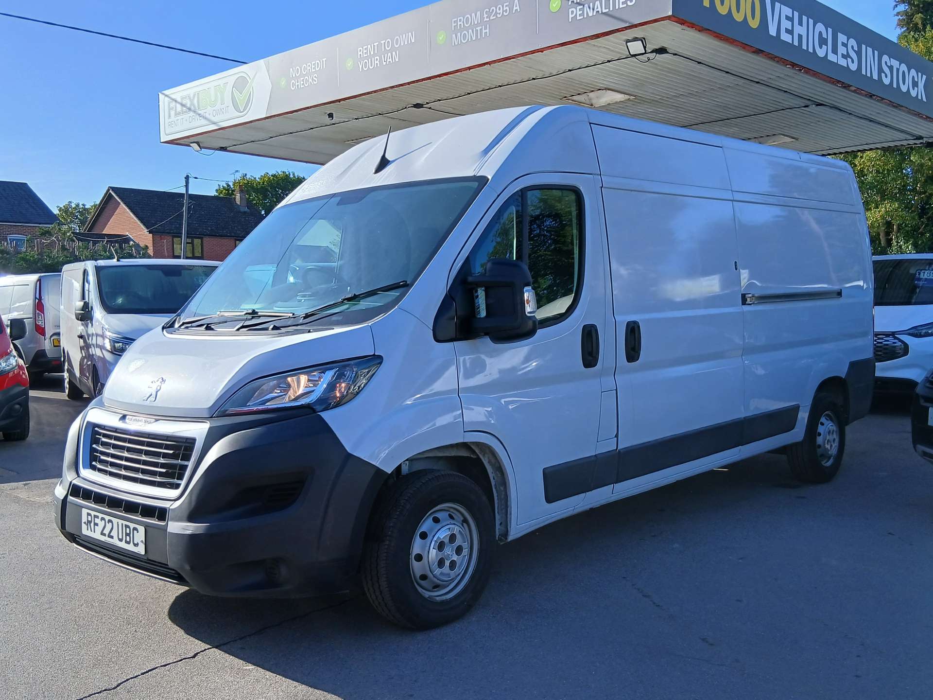 Peugeot Boxer 2.2 BlueHDi 335 Professional Panel Van 5dr Diesel Manual L3 H2 Euro 6 (s/s) (140 ps) thumbnail 4