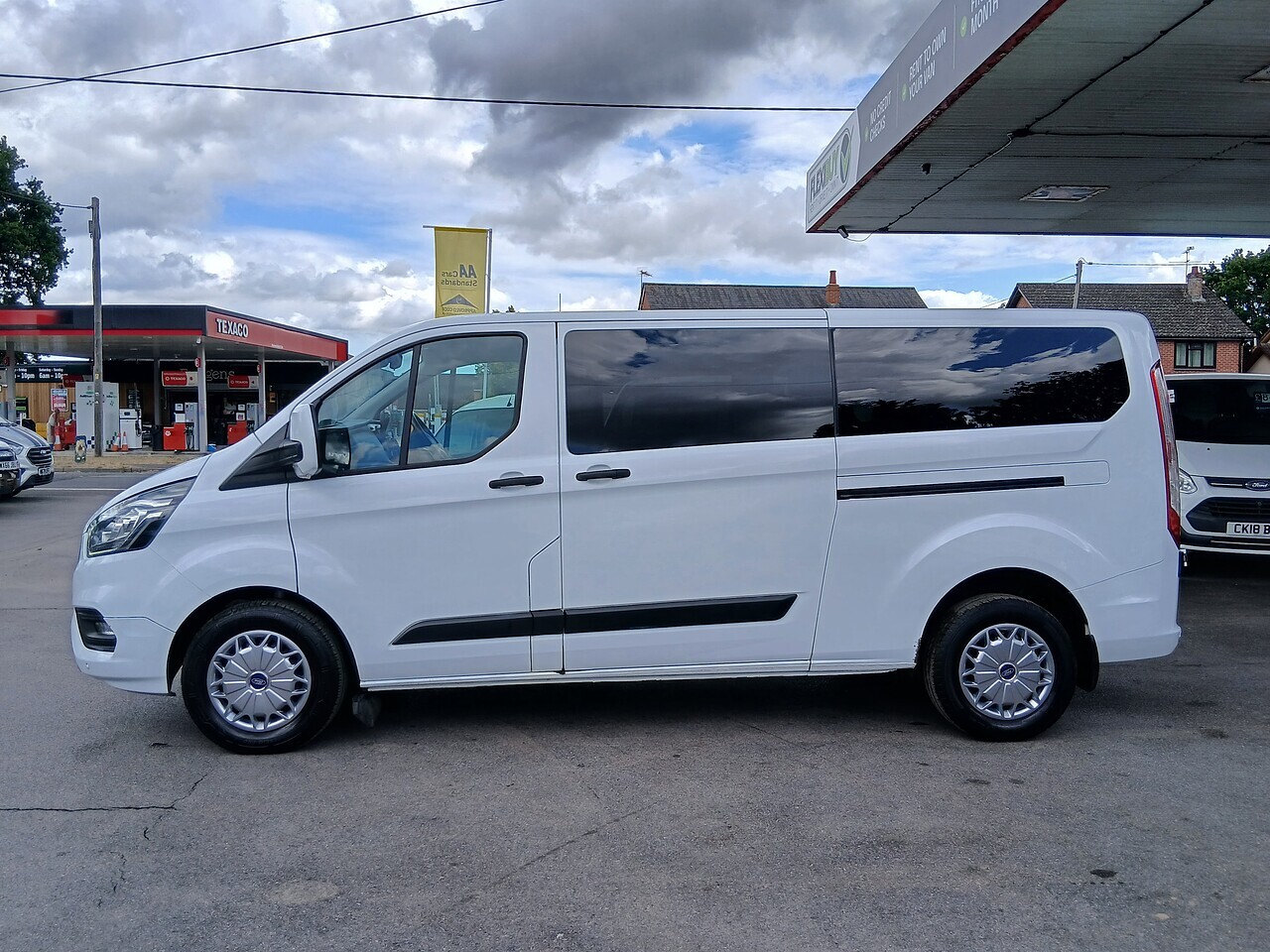 Ford Custom 300 CREW VAN Trend - Thumbnail 4